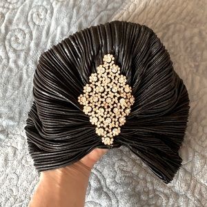 Turbin w rhinestone crystals new never been used